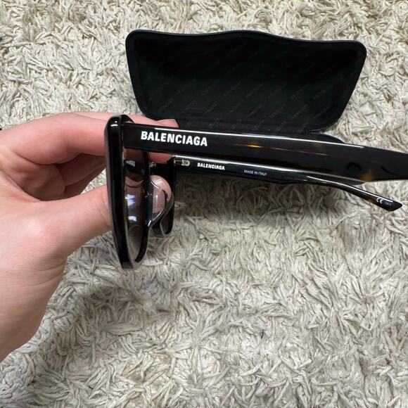 NWOT BALENCIAGA SUNGLASSES - Picture 3 of 6